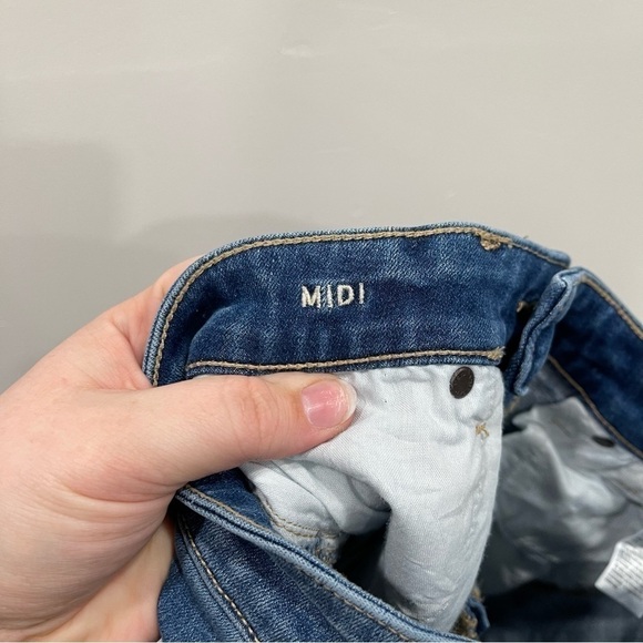 American Eagle Midi Jean Shorts Cutoff Denim Raw Hem Distressed Size 2 - Picture 7 of 9